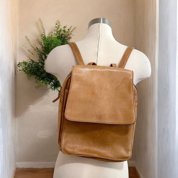 Tignanello Tan Leather Backpack Bag Purse Large Medium - Picture 1 of 5